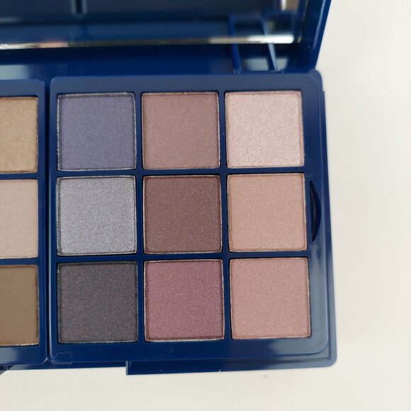 Avon FMG Glimmer Glow Up Glim Up Mega Palette 30 Ombre Eye Shadow 4 Blush - Picture 4 of 8